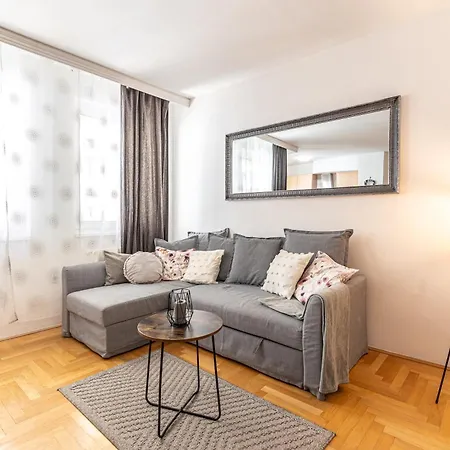 Lägenhet Gozsdu White Raven Residence 305