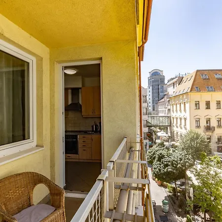 Gozsdu White Raven 305 Apartamento *