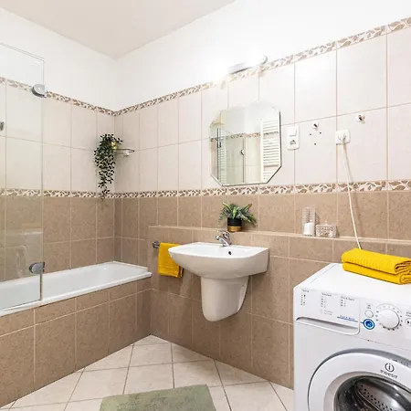 Gozsdu White Raven 305 Apartamento *
